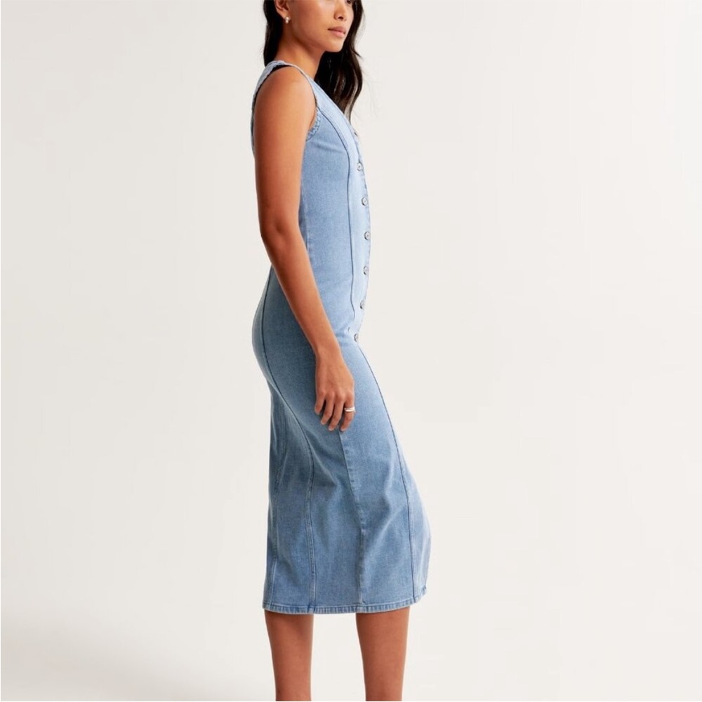 Sleeveless Light Blue Denim Button-Front Midi Dress - Picture 2 of 13